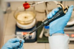 Имплантат для восстановления костей
