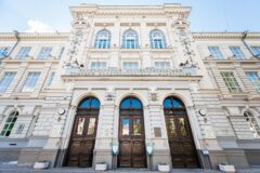 Устройство для определения уровня глюкозы через пот